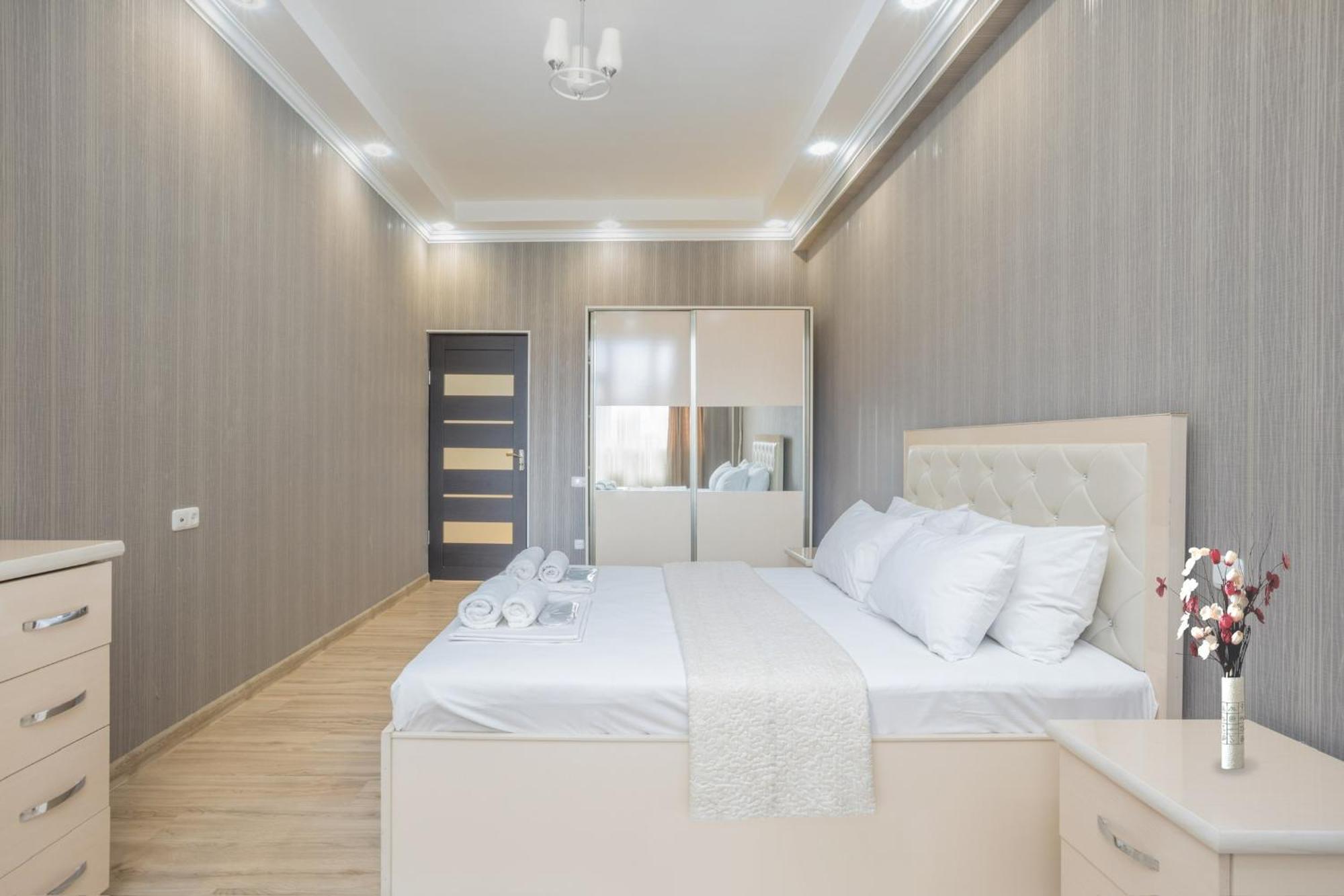 2 Bedrooms 2 Bathrooms Large And Lux Apartment Best Location Erevan Exterior foto