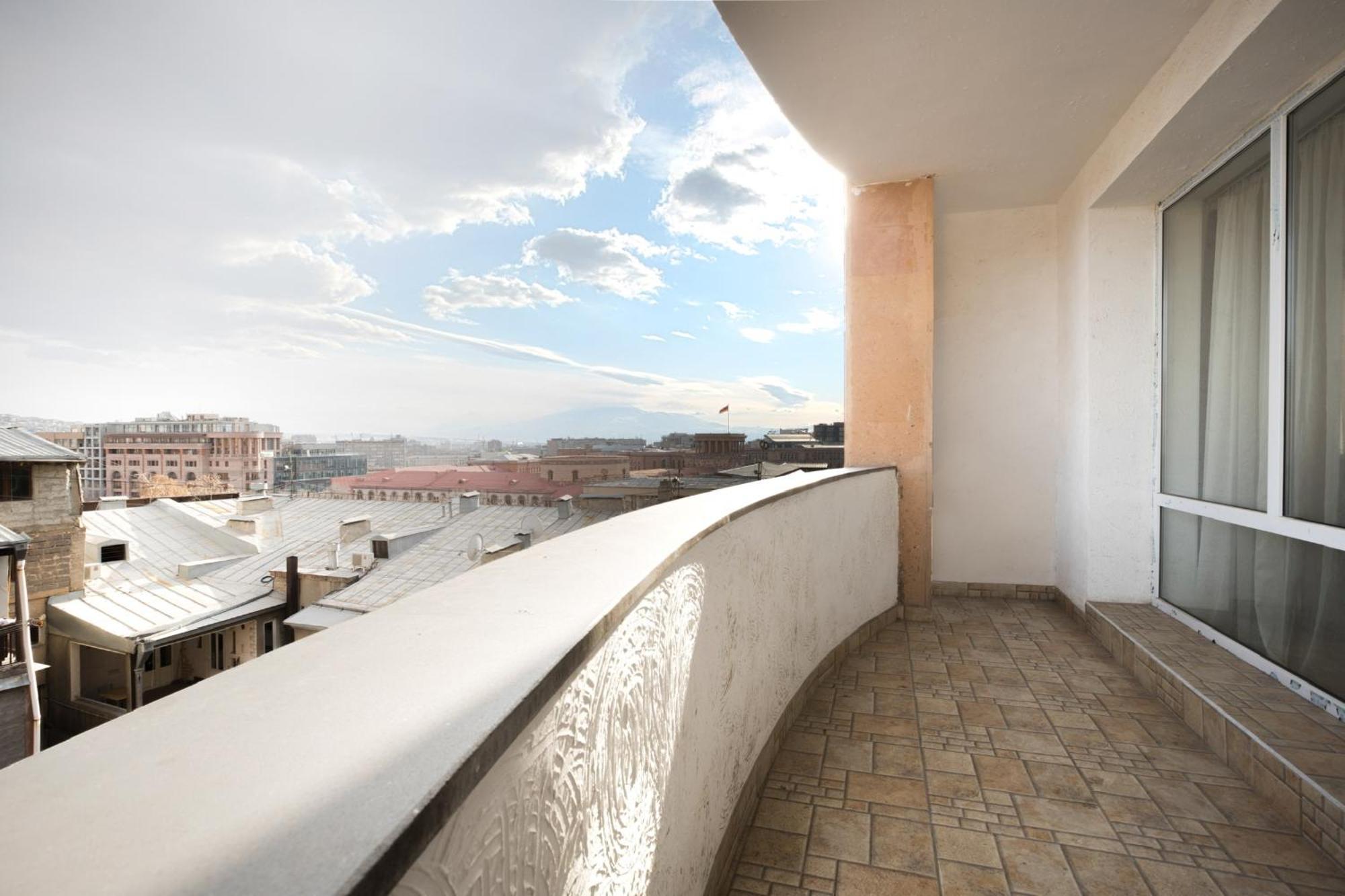 2 Bedrooms 2 Bathrooms Large And Lux Apartment Best Location Erevan Exterior foto